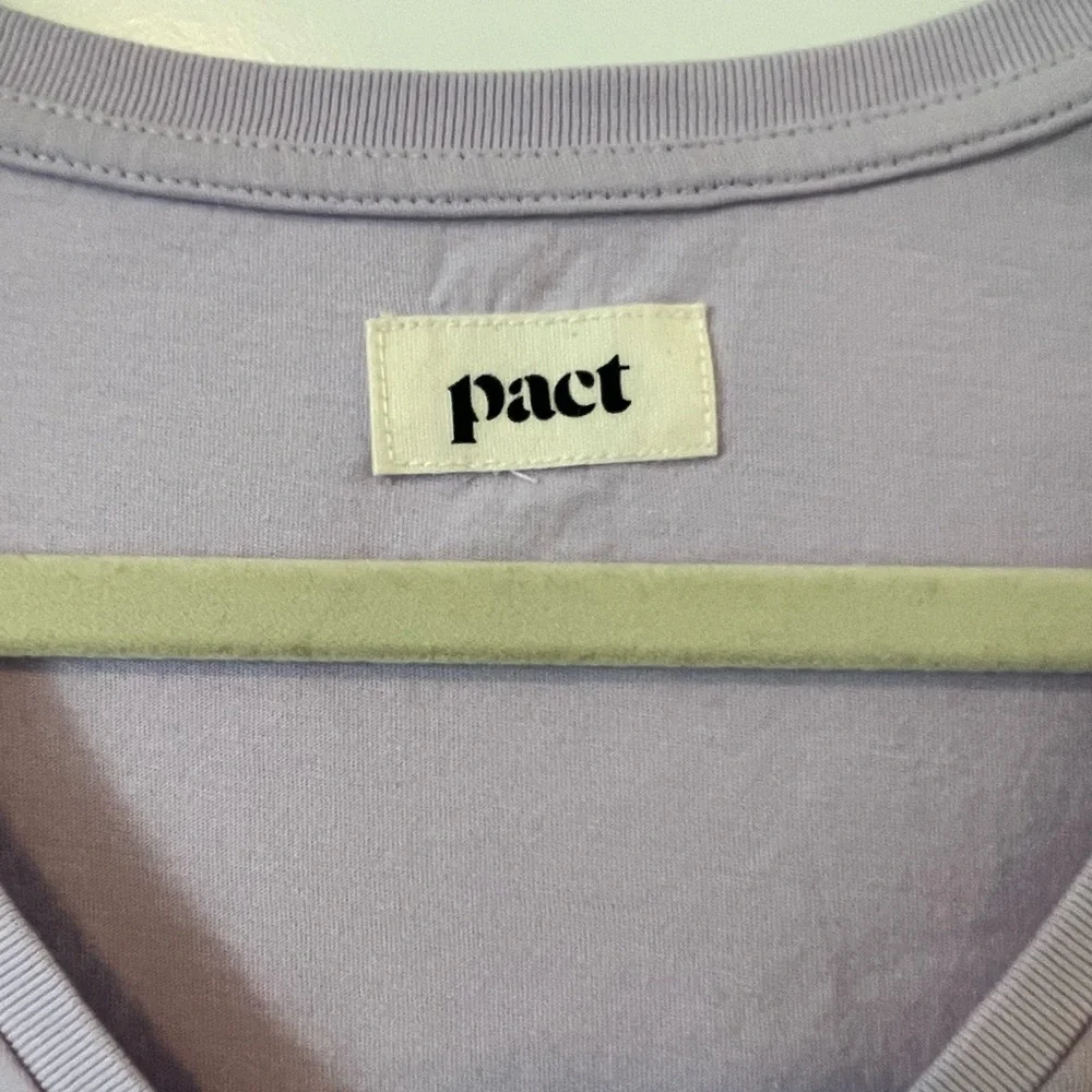 Pact Light Purple V-Neck Tee, 100% Organic Cotton, Size M - Picture 2 of 5